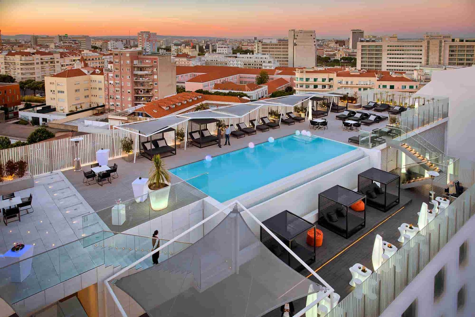epic-sana-lisboa-hotel-upscale-pool-1